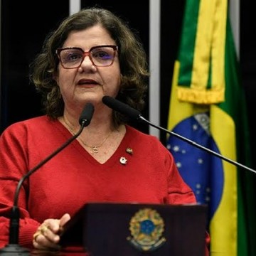 Coluna da segunda | Teresa Leitão assume protagonismo no PT de Pernambuco 
