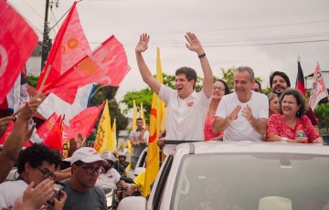 Carreata de Danilo percorre mais de 25 quilômetros pelo Recife levando a mensagem de esperança