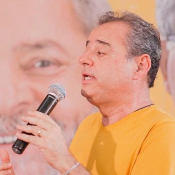 Danilo Cabral reforça compromisso com políticas de gênero em Pernambuco
