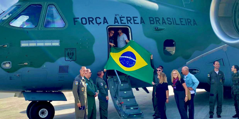 O voo, que faz parte da Operação Voltando em Paz do Governo Federal, resgata brasileiros que estavam em Israel, que atualmente se encontra em conflito com o Hamas
