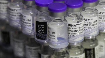 Ministério da Saúde recebe vacina AstraZeneca 