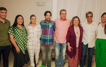 Danilo Cabral visita São João da Moda e comemora retomada da economia