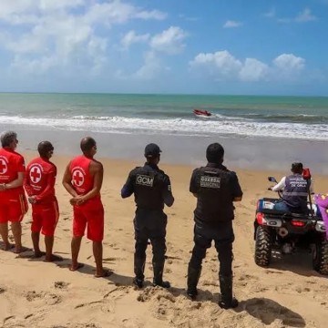 Jaboatão abre seleção para guarda-vidas e coordenador de praia com salários até R$ 2 mil
