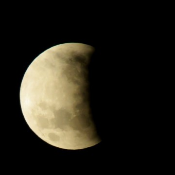 Eclipse parcial da lua acontece neste sábado 
