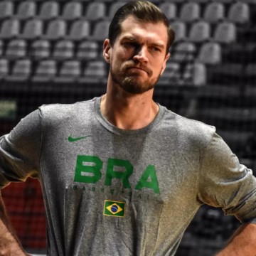 Tiago Splitter é o técnico da seleção brasileira masculina de basquete sub-23