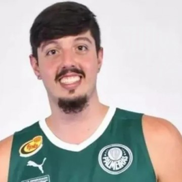 Jogador da equipe sub-20 de basquete do Palmeiras, Maurício César, está internado na UTI