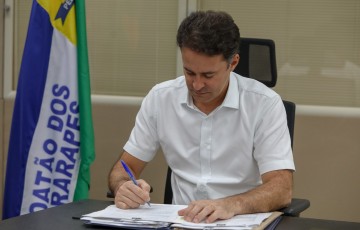 Prefeito Anderson Ferreira sanciona lei que isenta pagamento da iluminação pública