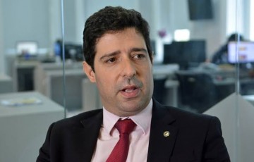 Rodrigo Farias cobra explicações ao Governo sobre paralisação de obras em andamento e recursos do empréstimo 