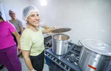 Governadora inaugura cozinha comunitária em Passira