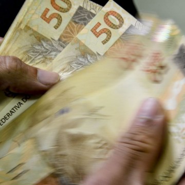 Busca por crédito cai 3,5% no semestre, aponta Serasa Experian
