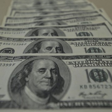 Dólar fecha abaixo de R$ 5,10 pela primeira vez em duas semanas