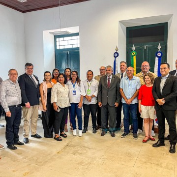 Prefeito de Goiana e Secretário de Desenvolvimento Econômico recebem comitiva de prefeitos de Portugal