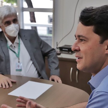 Anderson Ferreira visita Cremepe e defende ampliação da telessaúde e fortalecimento dos hospitais regionais