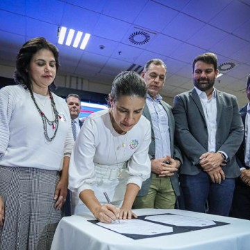Com investimento de R$ 5,5 bilhões, Governo de Pernambuco lança o programa Juntos Pela Educação