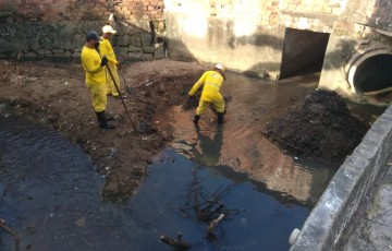 Paulista realiza anualmente trabalho preventivo de limpeza de canais e rios