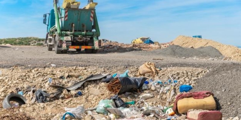 Em comparação ao ano de 2014, apenas 29 cidades e 155 municípios do estado realizavam a forma correta de despejo do lixo, o que representa uma evolução do quantitativo