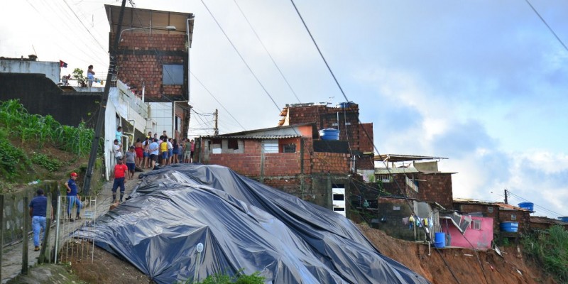 Esse regulamento também foi determinado para as pessoas que moram no trecho da Avenida Pernambuco abaixo do Alto do Padre Cícero
