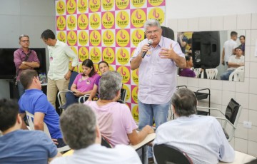 Em reunião com comerciantes do Recife, Guilherme Coelho defendeu a importância do associativismo para fortalecimento da área 