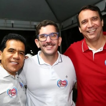 Eriberto Filho marca presença na Festa das Águas Termais ao lado do prefeito de Salgadinho
