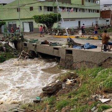 Prefeito de Caruaru decreta Estado de Emergência após chuvas fortes na região