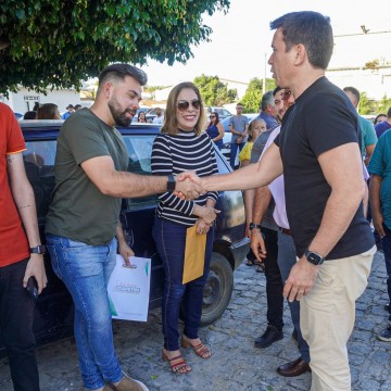 Felipe Carreras realiza visita em municípios do Sertão e Agreste Meridional  