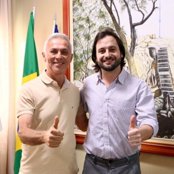 Prefeito Paulo Roberto e Secretário de Turismo de São José da Coroa Grande fortalecem intercâmbio turístico entre as cidades 
