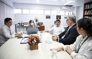 Eduardo da Fonte se reúne com Reitora da UPE e Superintendente da Santa Casa