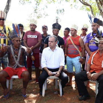 Danilo se reúne com representantes da população indígena de Pernambuco