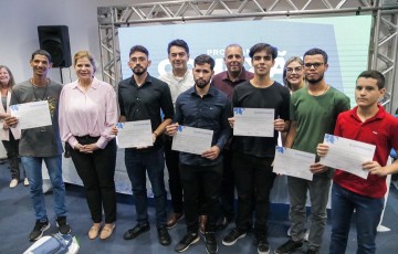 Prefeitura de Araripina comemora seleção de estudantes em Engenharia de Software 