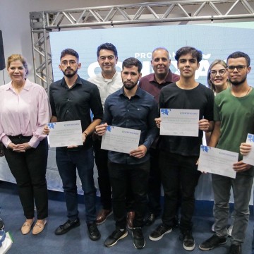 Prefeitura de Araripina comemora seleção de estudantes em Engenharia de Software 