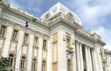Governador Paulo Câmara fala sobre remanejamento de verbas para o Judiciário