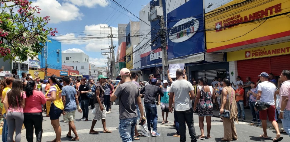 Ambulantes fazem protesto no centro de Caruaru