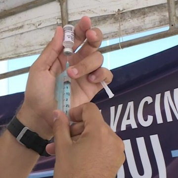 Recife libera vacinação contra covid-19 para pessoas com 28 anos ou mais