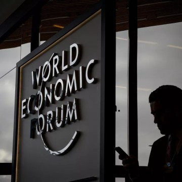Fórum Econômico em Davos reúne líderes mundiais, com pandemia e Ucrânia em pauta