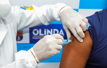 Olinda libera vacinação contra Covid-19 para pessoas a partir dos 50 anos e trabalhadores da saúde