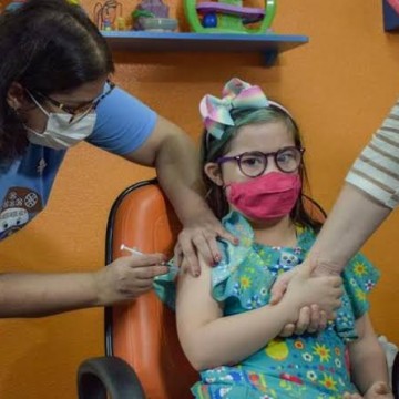 Recife abre vacinação contra covid-19 para crianças de 10 anos de idade