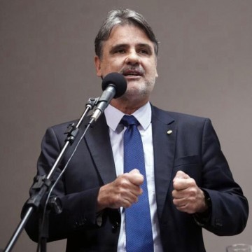 Raul Henry pondera sobre impeachment de Bolsonaro, mas defende pacificação para solucionar problemas do Brasil