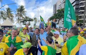 Ato do 1° de Maio no Recife fortalece pré-candidatura de Anderson ao Governo 