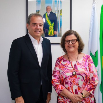 Danilo Cabral e Teresa Leitão tratam sobre os desafios do Nordeste em reunião