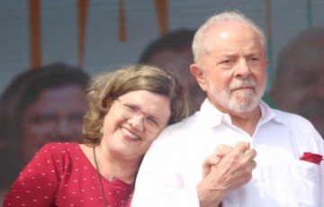 Estreia do guia de Teresa Leitão conta com a participação de Lula 