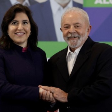 Lula convida Tebet para assumir ministério do meio ambiente, mas aguarda conversa com Marina Silva para definir cargo 