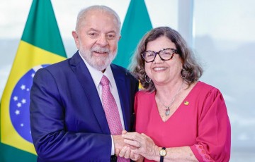 Exclusivo | Teresa Leitão conversa com Lula sobre a vice no Recife e confirma reunião do diretório do PT no sábado 