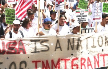 Imigrantes Indocumentados Fogem da Flórida com Medo de Perseguição e Deportação