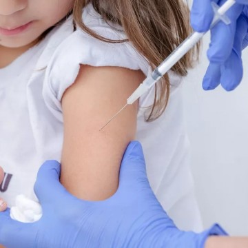 Quase 38% das crianças estão totalmente vacinadas contra a Covid-19 no Brasil 