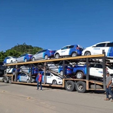 Chaparral articula emenda de R$ 1 milhão e prefeito Marcone Santos entrega 8 veículos à população de São Vicente Ferrer