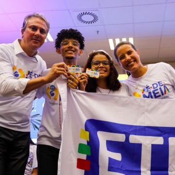 Raquel Lyra e o ministro da Educação lançam o programa Pé-de-Meia em Pernambuco