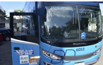 Secretário de Mobilidade e Infraestrutura conhece novos ônibus de transporte intermunicipal