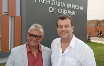 Prefeito Zé Pretinho e Deputado Waldemar Oliveira inauguram nova sede da prefeitura de Quixabá