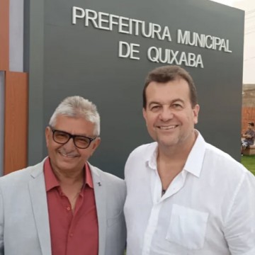 Prefeito Zé Pretinho e Deputado Waldemar Oliveira inauguram nova sede da prefeitura de Quixabá