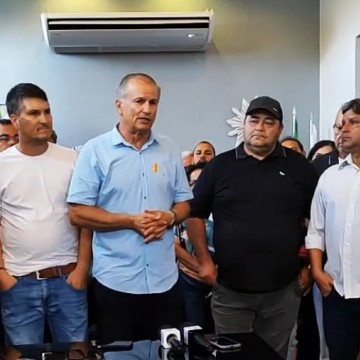 Em Limoeiro, Marcelo Motta adere ao grupo do prefeito Orlando Jorge